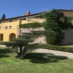 In Tuscany With Scenic Pool Views *