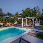 Semesterbostad In Tuscany With Scenic Pool Views San Gennaro (Lucca)