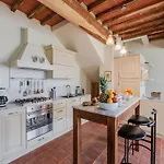 Semesterbostad In Tuscany With Scenic Pool Views