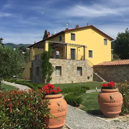 In Tuscany With Scenic Pool Views * San Gennaro (Lucca)