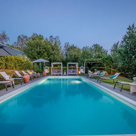 In Tuscany With Scenic Pool Views San Gennaro (Lucca)