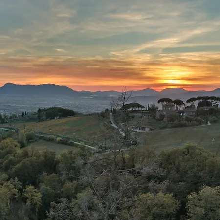 Dom wakacyjny In Tuscany With Scenic Pool Views