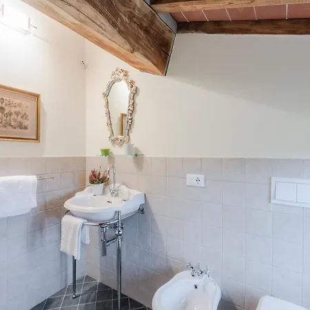 In Tuscany With Scenic Pool Views San Gennaro (Lucca)