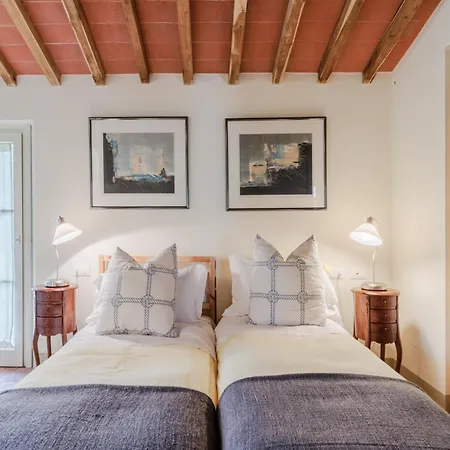 In Tuscany With Scenic Pool Views San Gennaro (Lucca)