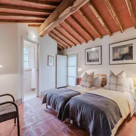 Dom wakacyjny In Tuscany With Scenic Pool Views San Gennaro (Lucca)